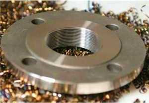 不同压力的法兰盘的厚度和连接螺栓直径和数量是不同的。